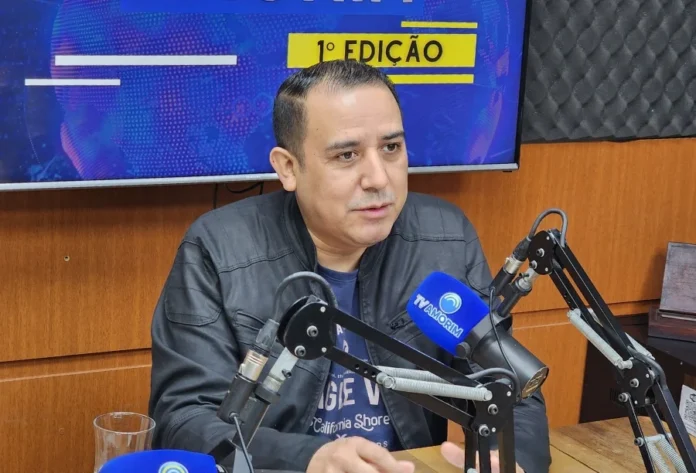 IEQ celebra 74 anos com foco em avivamento e missão social Reverendo Luiz Carlos Macedo, superintendente da IEQ no Vale do Araranguá, em entrevista no Jornal Amorim, falando sobre a história e a missão social da Igreja do Evangelho Quadrangular, que celebra 74 anos de fundação no Brasil.