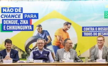 Ministério da Saúde anuncia Dia D contra a dengue Ministro da Saúde Alexandre Padilha e outras autoridades em coletiva de imprensa, em frente ao banner da campanha de combate à dengue, zika e chikungunya, anunciando o Dia D de mobilização nacional.