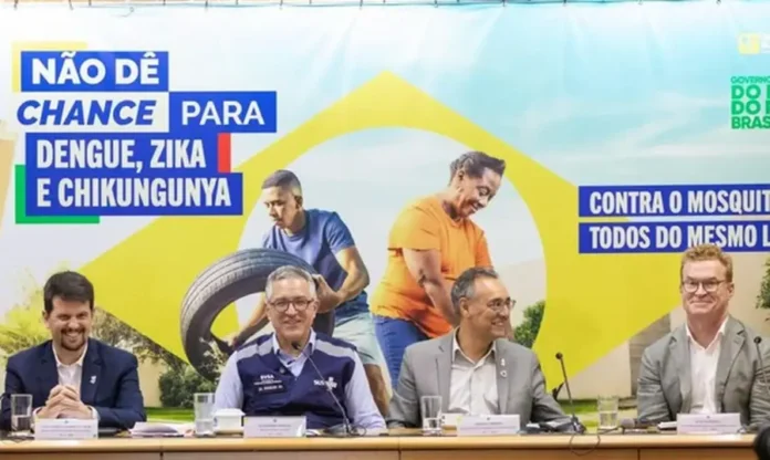 Ministério da Saúde anuncia Dia D contra a dengue Ministro da Saúde Alexandre Padilha e outras autoridades em coletiva de imprensa, em frente ao banner da campanha de combate à dengue, zika e chikungunya, anunciando o Dia D de mobilização nacional.
