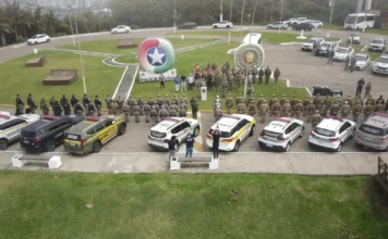 Fronteiras e Divisas Seguras tem 2,4 t de drogas apreendidas Policiais com viaturas dando inicio na operação