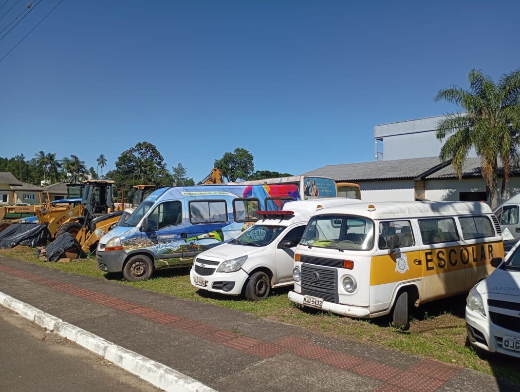 Fotos dos veículos leiloados