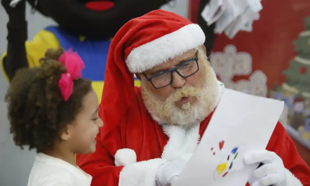papai noel e uma criança