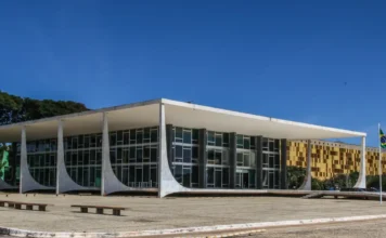 STF analisa recursos de Bolsonaro e aliados Foto do Palácio do Planalto, onde Bolsonaro foi presidente