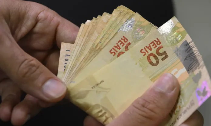 real_moeda_dinheiro_mcajr_2904223667 Notas de 50 reais