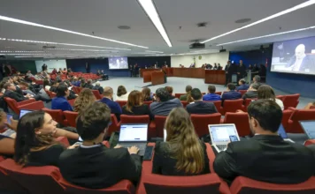 STF julga militares e policial do núcleo 3 investigado por ataques à democracia Sala de julgamento do STF