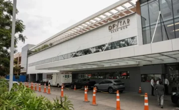 Bolsonaro faz nova cirurgia nos nervos e tem quadro estável Fachada do Hospital DF Star em Brasília. Bolsonaro realiza segundo bloqueio de nervo frênico para tratar soluços; quadro clínico é estável e previsão de alta é para 1º de janeiro.