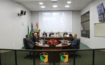 Forquilhinha: Legislativo capta R$ 55 milhões em 2025 Sessão na Câmara de Vereadores de Forquilhinha. Legislativo encerra 2025 com 118 projetos do Executivo aprovados e anúncio de R$ 55 milhões em recursos captados para o município.