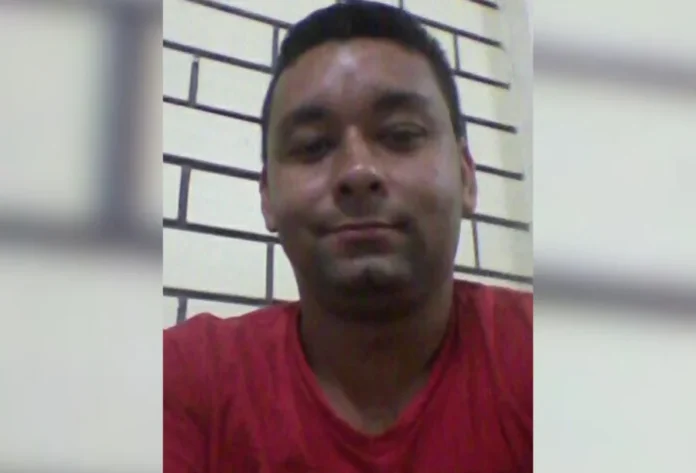 Identificado motorista que morreu na SC-449 em Sombrio Rickerson Gomes Tomaz da Rosa, identificado como a vítima de acidente fatal na SC-449 em Sombrio. O morador de Jacinto Machado faleceu na manhã desta segunda-feira, 29 de dezembro de 2025.