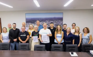 Unesc e Criciúma assinam contrapartida do Univ. Gratuita Assinatura do termo de contrapartida do Programa Universidade Gratuita entre Unesc e Prefeitura de Criciúma. Egressos da universidade prestarão serviços qualificados ao município como forma de retorno social do benefício.