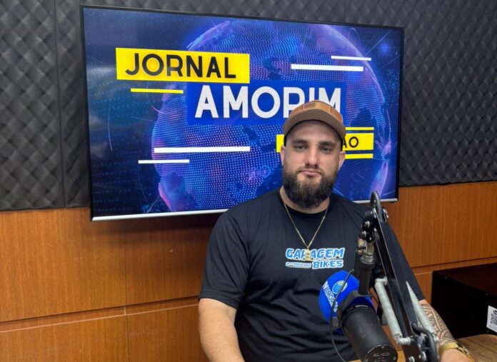 WhatsApp Image 2025-12-01 at 13.46.36 Foto do empresário sendo entrevistado