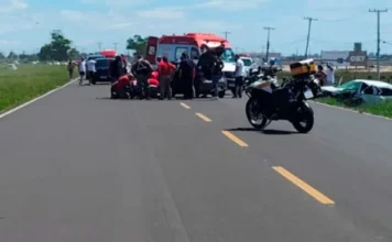 Colisão frontal na Estrada do Mar deixa quatro feridos