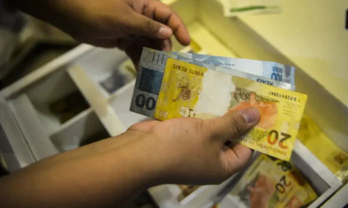 FGTS 2026 Saque-aniversário já está liberado; veja as datas FGTS 2026: saques para nascidos em janeiro já estão liberados. Veja calendário e nova regra para trabalhadores demitidos.