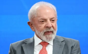 Lula reúne autoridades para enfrentar crime organizado Presidente Lula durante reunião no Palácio do Planalto para definir ações de combate ao crime organizado.