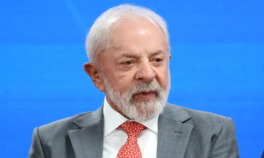 Presidente Lula durante reunião no Palácio do Planalto para definir ações de combate ao crime organizado.