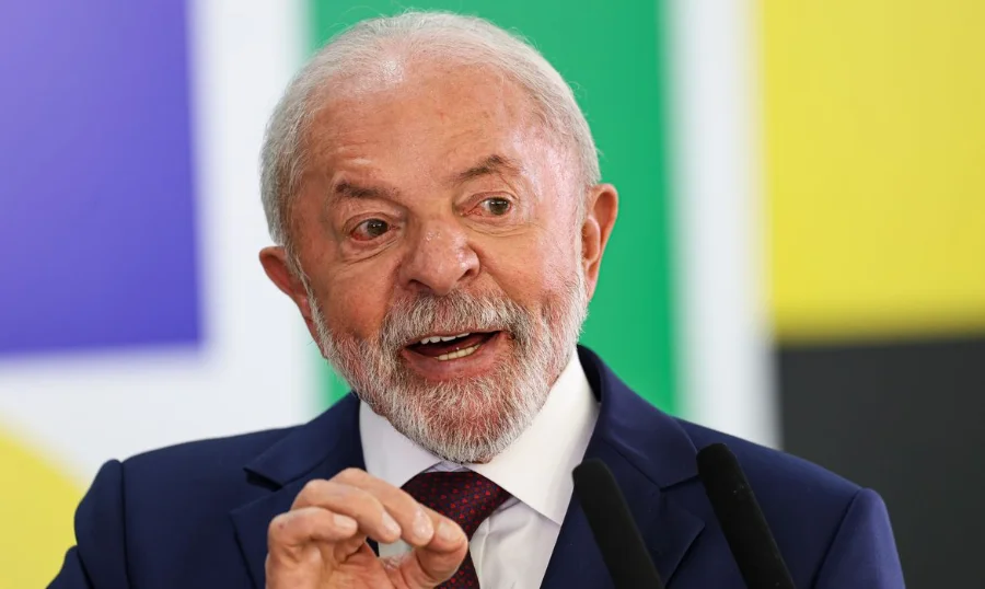 Lula sanciona Orçamento de R$ 6,5 trilhões e aplica 26 vetos Presidente Lula sanciona Orçamento 2026. Texto final fixa gastos de R$ 6,5 trilhões, salário mínimo de R$ 1.621 e recorde de R$ 61 bilhões em emendas parlamentares, com 26 vetos presidenciais.