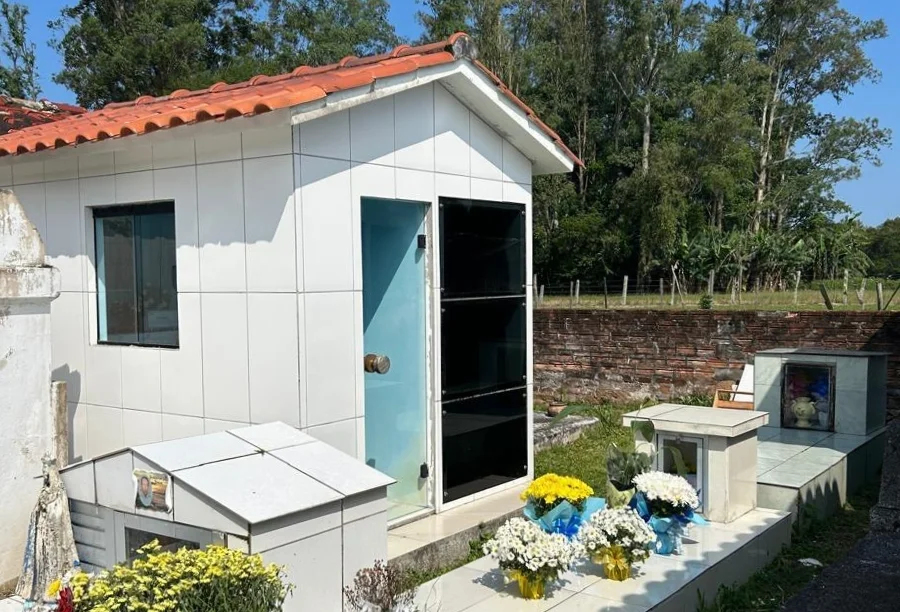 Área atual do Cemitério Municipal de São João do Sul antes das obras de ampliação anunciadas pela administração municipal.