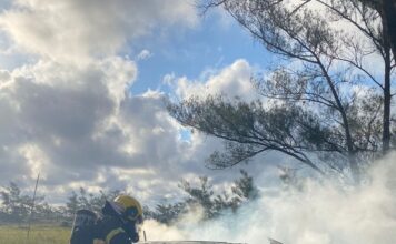 Incêndio atinge veículo em Balneário Arroio do Silva
