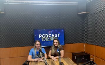 Podcast na Rádio 102.9 debate saúde mental no trabalho