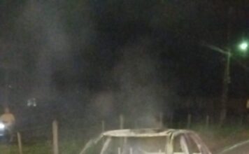 Incêndio destrói carro em estrada rural de Timbé do Sul