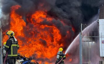 Incêndio atinge antiga Oi no Rio Maina, em Criciúma