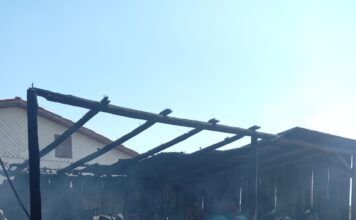 Incêndio atinge galpão às margens da BR-101 em Sombrio