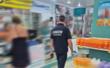 Operação interdita farmácia e apreende remédios em Torres