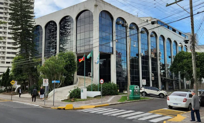 160523-e1732562889351_11zon