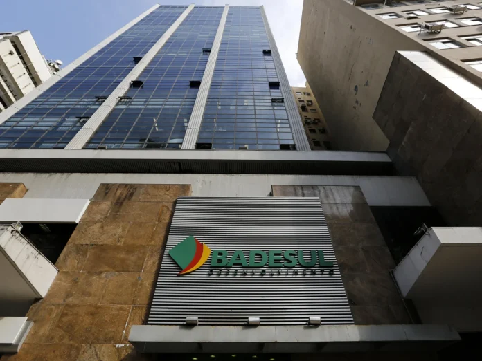 5276231_3f769b94c7f8136