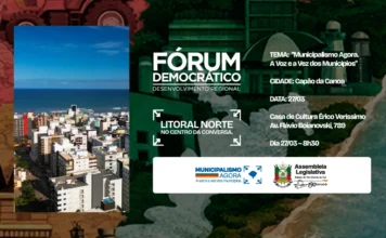 Fórum Democrático debate desenvolvimento em Capão da Canoa Peça gráfica de divulgação do Fórum Democrático sobre Desenvolvimento Regional em Capão da Canoa. O layout apresenta uma foto aérea da orla do Litoral Norte gaúcho, o selo da Assembleia Legislativa do RS e informações sobre a plenária de municipalismo na Casa de Cultura Érico Veríssimo.