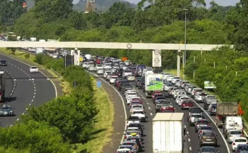 Intervenções causam bloqueios na BR-101 e Freeway
