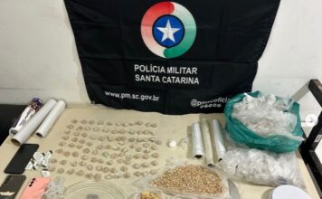 PM prende 4 pessoas por tráfico de drogas em Sombrio