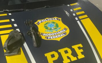 PRF prende motociclista armado na BR-101 em Torres