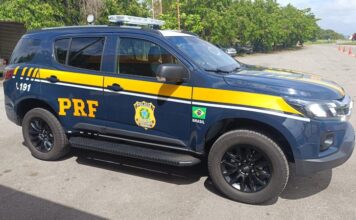 Colisão traseira deixa um ferido na BR-101 em Sangão