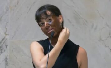 Deputada que fez blackface declarou-se parda em 2022