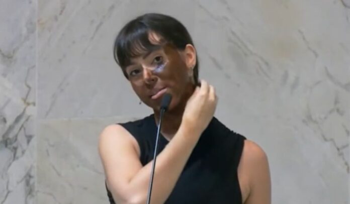 fabiana-bolsonaro-protesta-contra-erika-hilton-e-protagoniza-episodio-de-blackface-na-alesp-congresso-em-foco-youtube-nd-mais