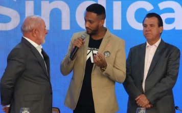 Lula pede pressão por fim da escala 6×1