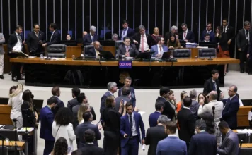 Congresso analisa veto de Lula ao PL da Dosimetria em 30 de abril