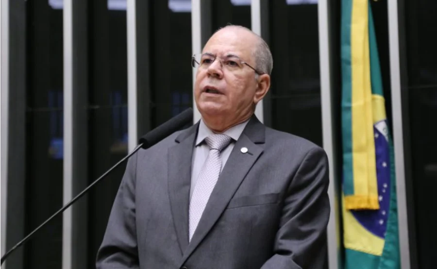 Deputado Hildo Rocha discursa no plenário da Câmara dos Deputados sobre a aprovação de recursos federais para o plano de mobilidade urbana dos municípios brasileiros.