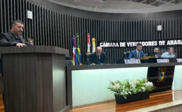 FAMA retoma licenciamento ambiental no Morro dos Conventos Procurador da FAMA, Carlos Saturnino Soares Júnior, discursa na tribuna da Câmara de Vereadores de Araranguá sobre a retomada do licenciamento ambiental e alvarás no Morro dos Conventos.