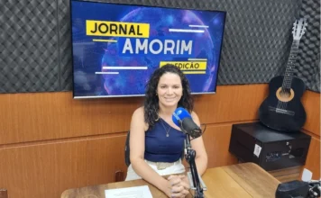 Novas tecnologias transformam a recuperação pós-parto Fisioterapeuta Giane Farias em entrevista no estúdio do Jornal Amorim 2ª Edição, falando sobre fisioterapia pélvica e novas tecnologias para recuperação pós-parto, como laser e taping.
