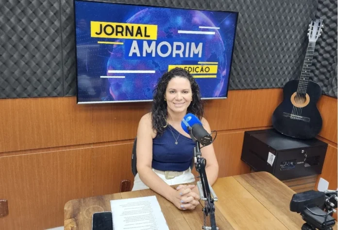 Novas tecnologias transformam a recuperação pós-parto Fisioterapeuta Giane Farias em entrevista no estúdio do Jornal Amorim 2ª Edição, falando sobre fisioterapia pélvica e novas tecnologias para recuperação pós-parto, como laser e taping.