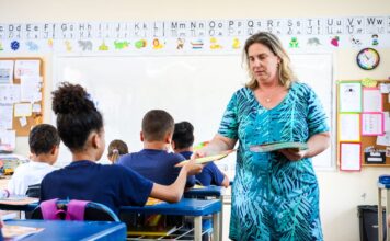 SC aprova nova política salarial para professores