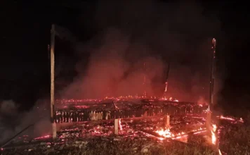 Incêndio destrói casa em construção em Araranguá