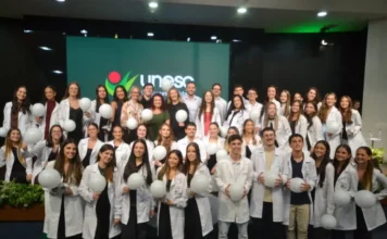 Cerimônia do Jaleco marca início da jornada na Medicina da Unesc