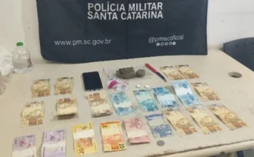 Abordagem termina com prisão por tráfico em Turvo Drogas, dinheiro e celular apreendidos pela Polícia Militar durante ocorrência de tráfico de drogas em Turvo