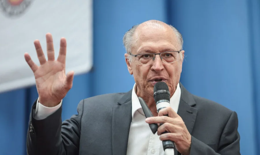 Geraldo Alckmin defende diálogo entre Lula e Donald Trump durante agenda em São Paulo sobre relações entre Brasil e Estados Unidos.