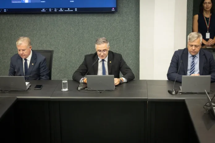 Alesc aprova audiência para debater El Niño em SC Comissão da Alesc aprova audiência pública para debater impactos do El Niño e eventos climáticos extremos em Santa Catarina