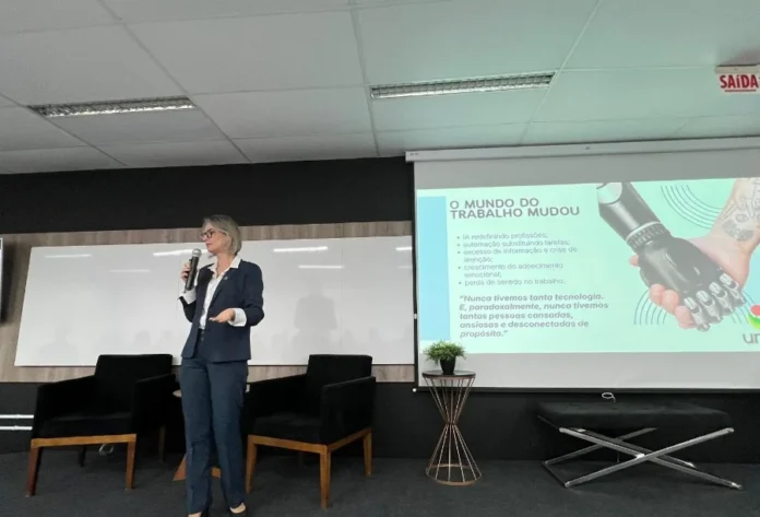 Aula Inaugural marca novos cursos da Unesc em Araranguá Reitora em exercício da Unesc apresenta palestra na Aula Inaugural de novos cursos em Araranguá