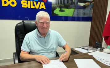 Balneário Arroio do Silva proíbe fogos com estampido Prefeito Jorge Luiz Freitas sanciona lei que proíbe fogos de artifício com estampido em Balneário Arroio do Silva
