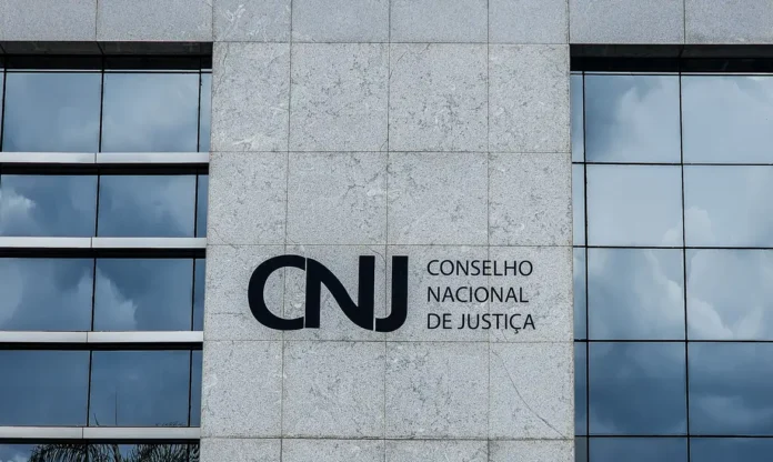 CNJ acelera bloqueio judicial de contas de devedores Fachada do Conselho Nacional de Justiça, CNJ, em Brasília, relacionada ao novo Sisbajud e ao bloqueio judicial de contas de devedores.